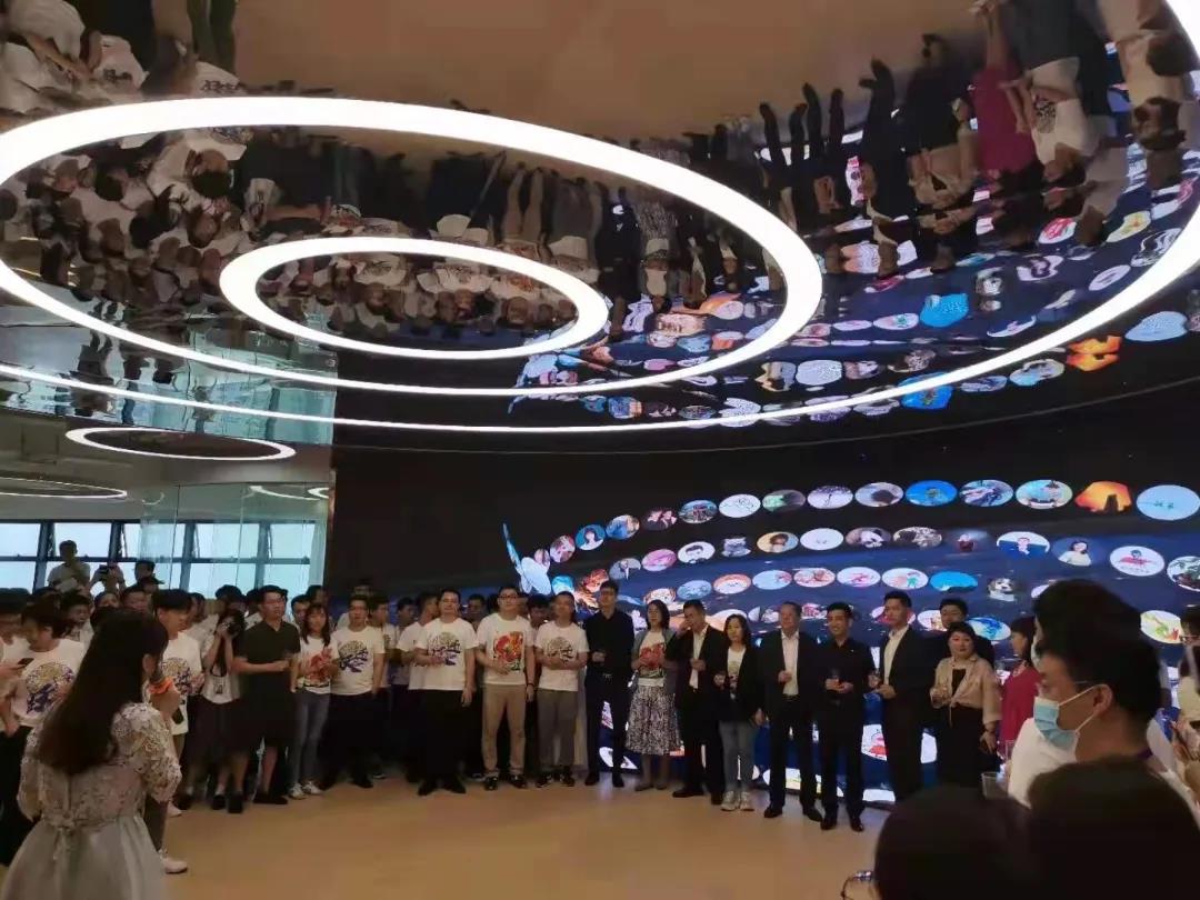 华世界|威廉希尔williamhill显示强势打造数字化商业时代